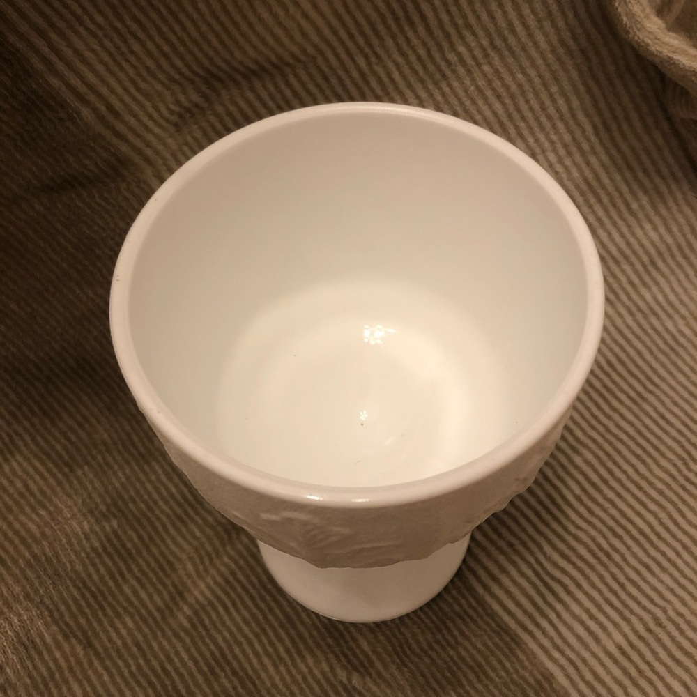Vintage 1974 FTD Milk Glass Planter Goblet - Picture 2 of 4